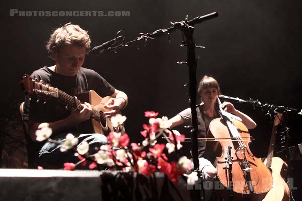 BEN HOWARD - 2010-05-08 - PARIS - Cafe de la Danse - 